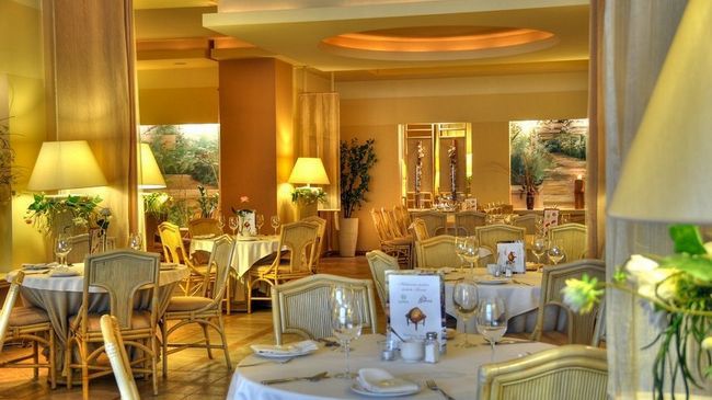 Hotel Komeda Ostrów Wielkopolski Restaurace fotografie